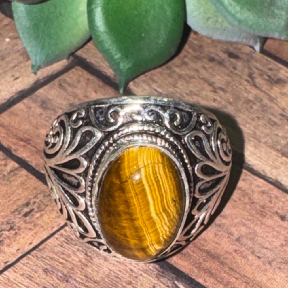 Silver Tiger Eye Ring - image 1